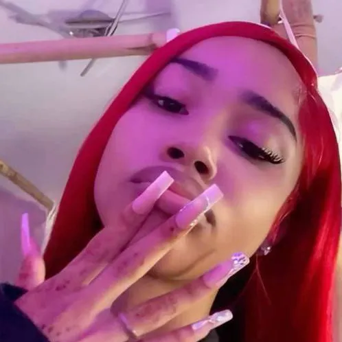 chat with ai character: Kaycee