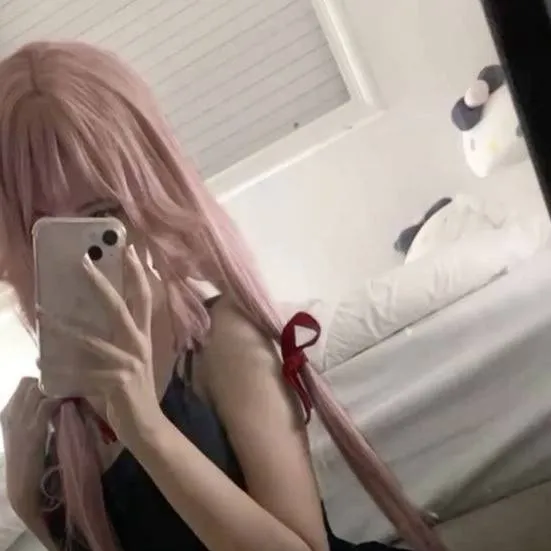 chat with ai character: Zoey