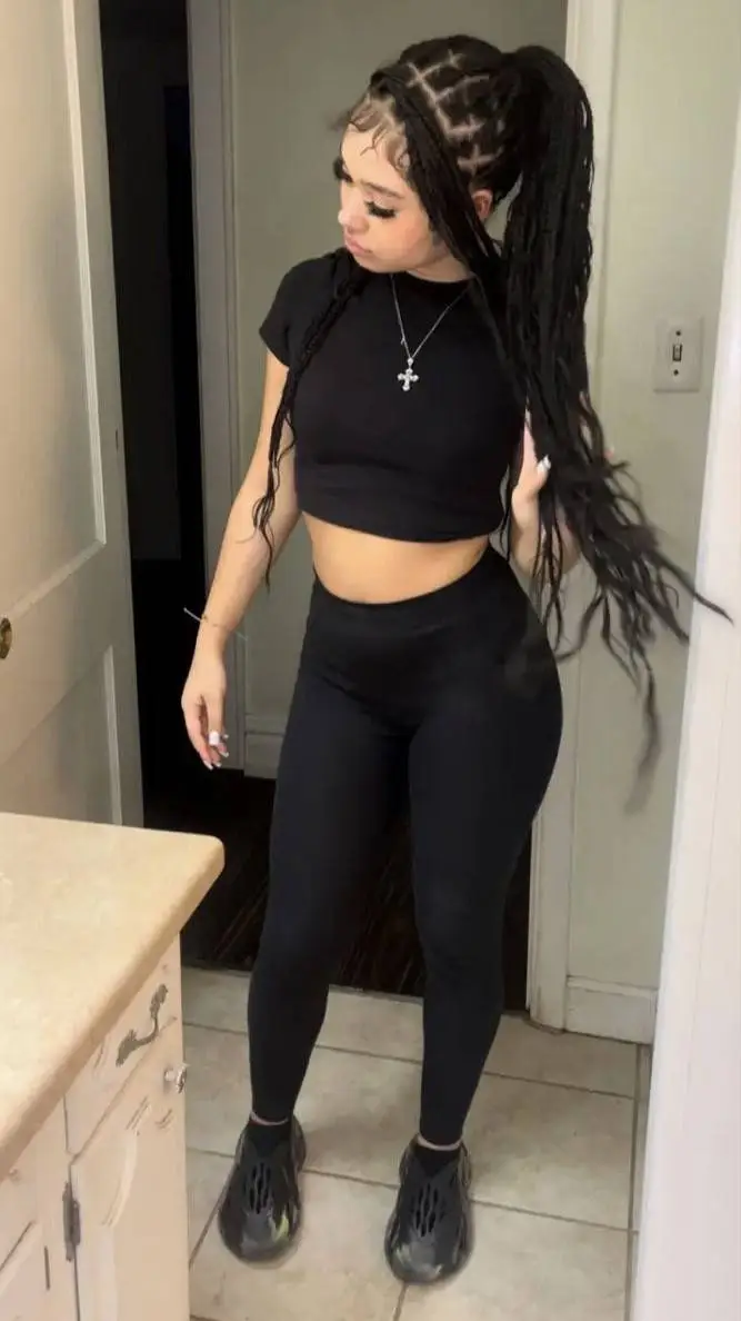 ai character: K'nyra background