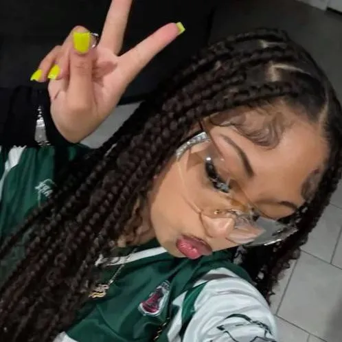 chat with ai character: Daycee 