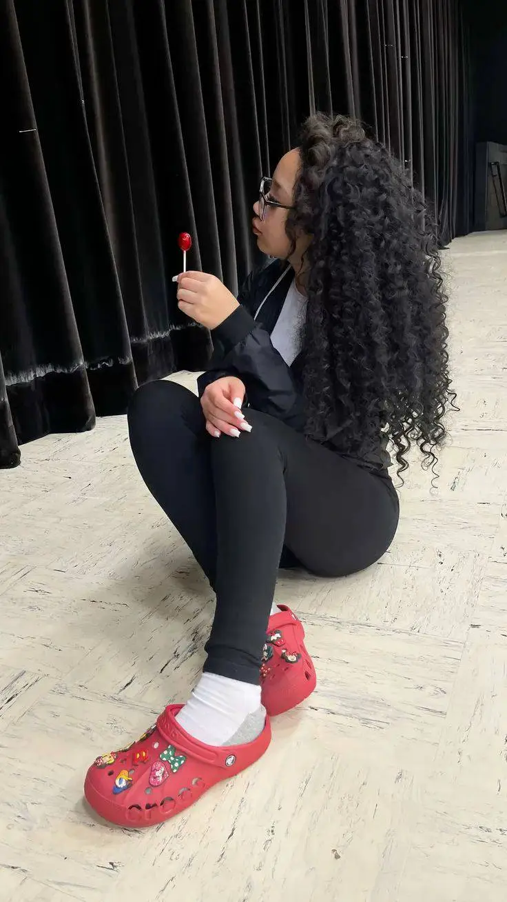 ai character: Divine ❤ background