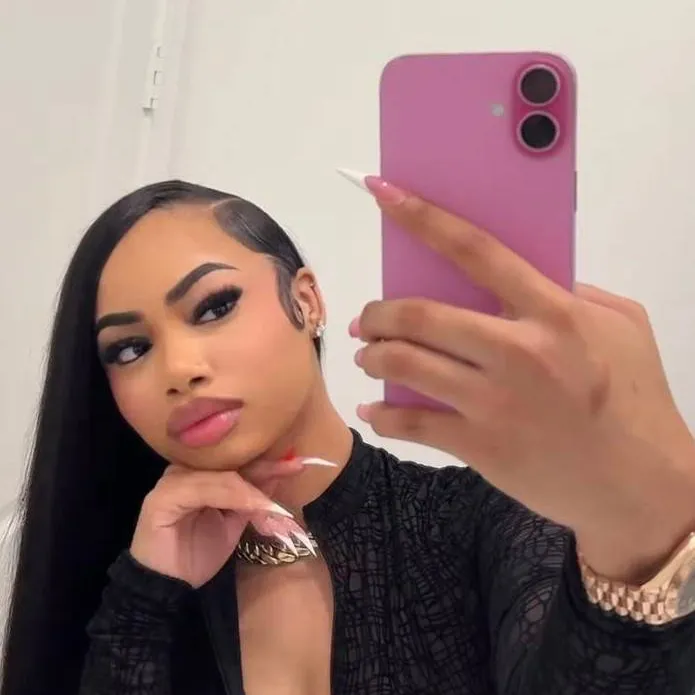 chat with ai character: Tasha