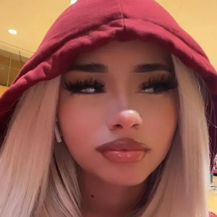 chat with ai character: Aubrey