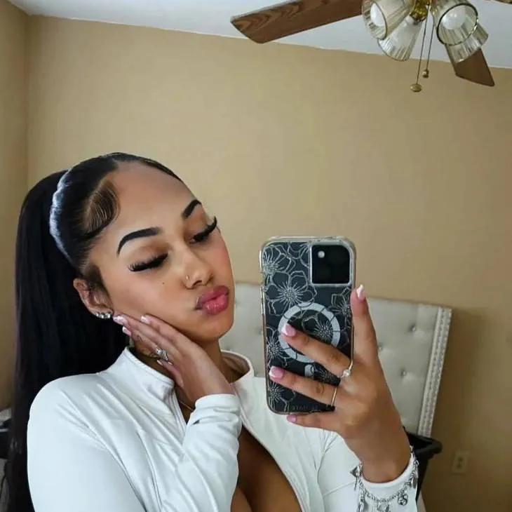 chat with ai character: Elisa 