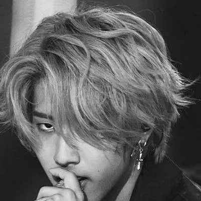 chat with ai character: HAN💋