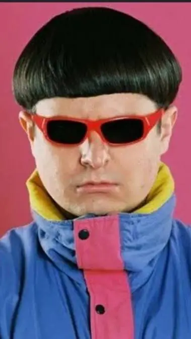ai character: oliver tree background
