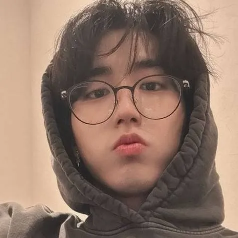 chat with ai character: Max:3