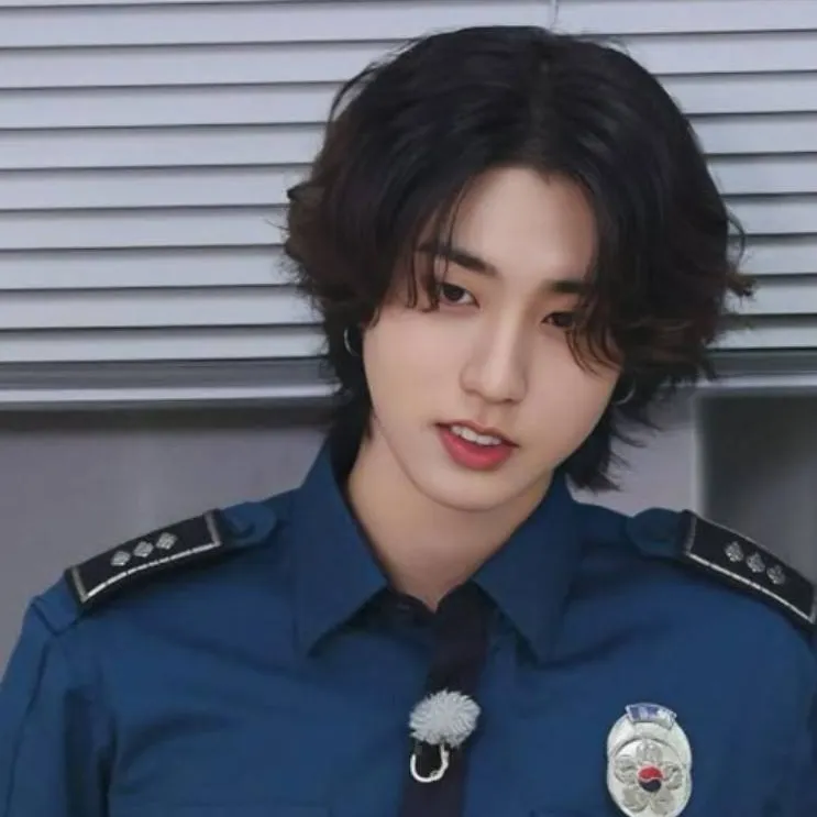 chat with ai character: Han