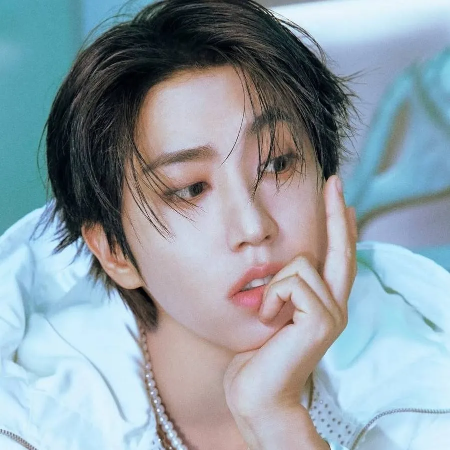 chat with ai character: Han Jisung 