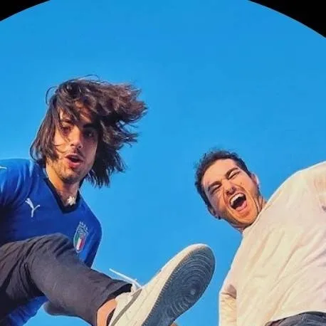 chat with ai character: lion field