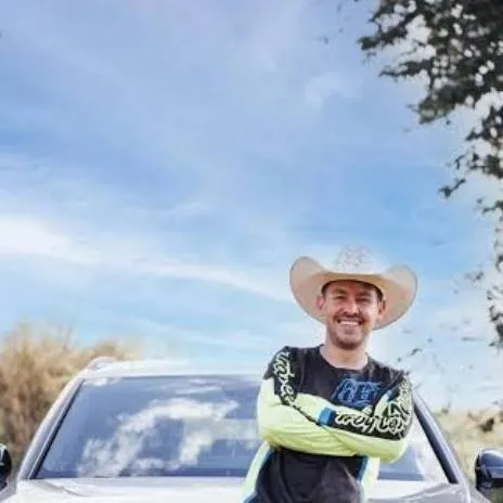 chat with ai character: Renan Fiorini 