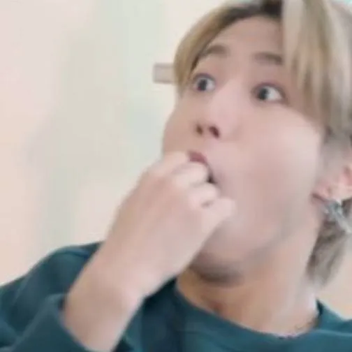 chat with ai character: Han Jisung 🐿️