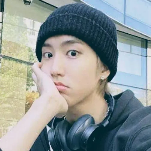 chat with ai character: Han Jisung 