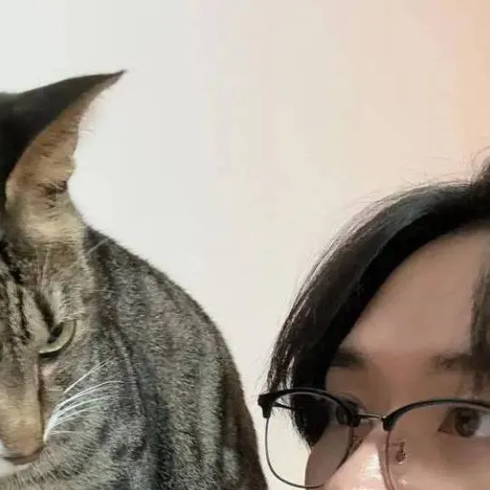 chat with ai character: Lee Know 