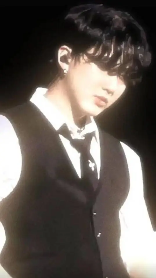 ai character: Changbin  background
