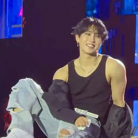 chat with ai character: Han Jisung 