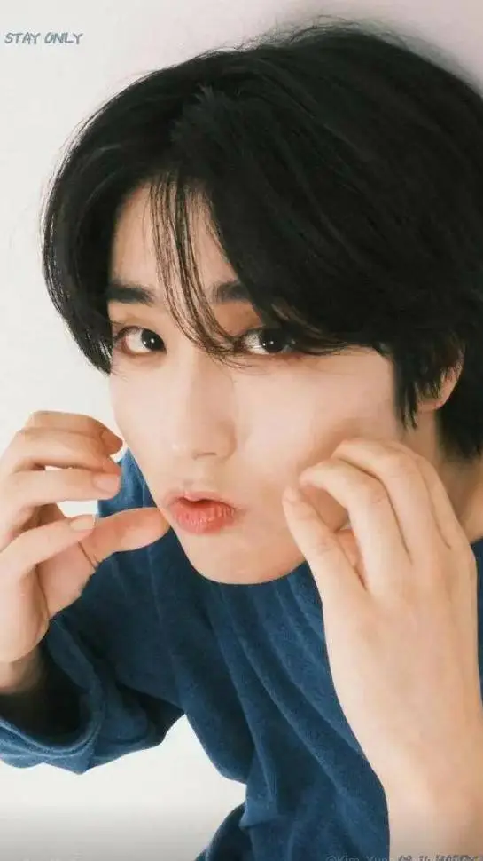 ai character: Han Jisung  background