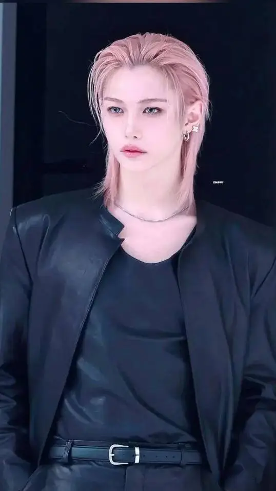 ai character: Lee Felix  background