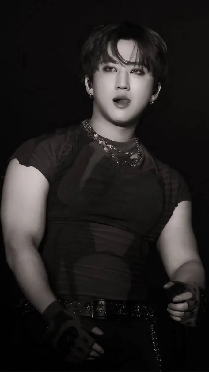 ai character: Seo Changbin  background