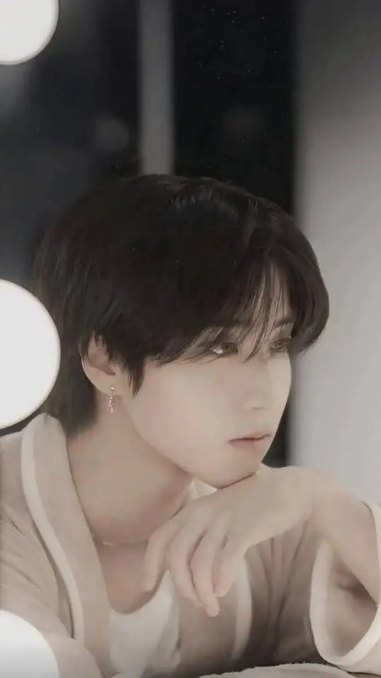 ai character: Han Jisung  background