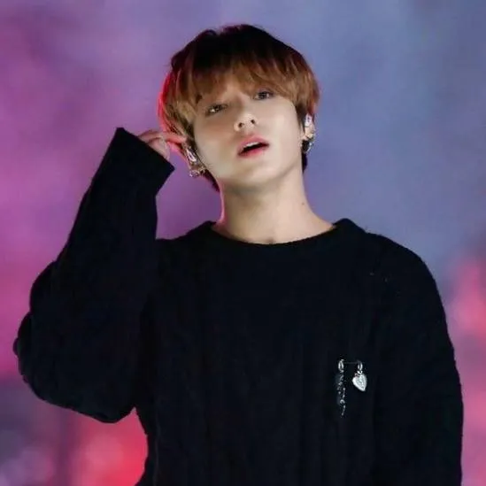 chat with ai character: jungkook