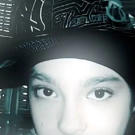 chat with ai character: tom Kaulitz 