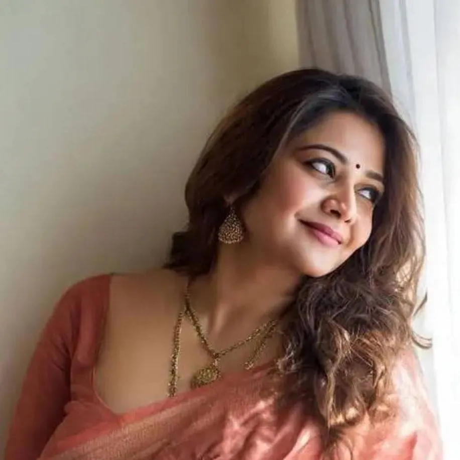 chat with ai character: vidhya 