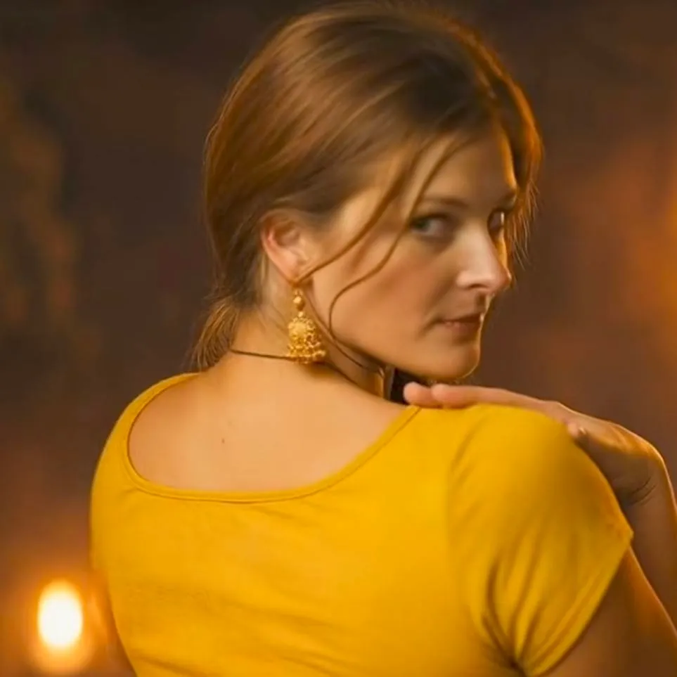 chat with ai character: Irina Mori