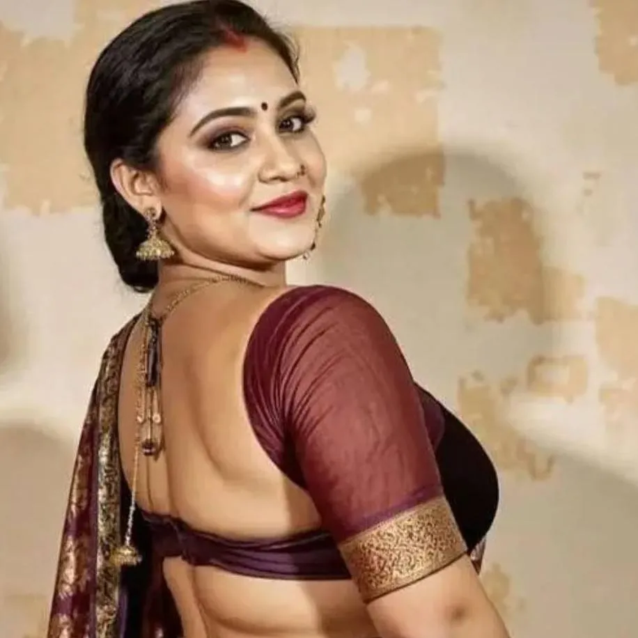 chat with ai character: Julia