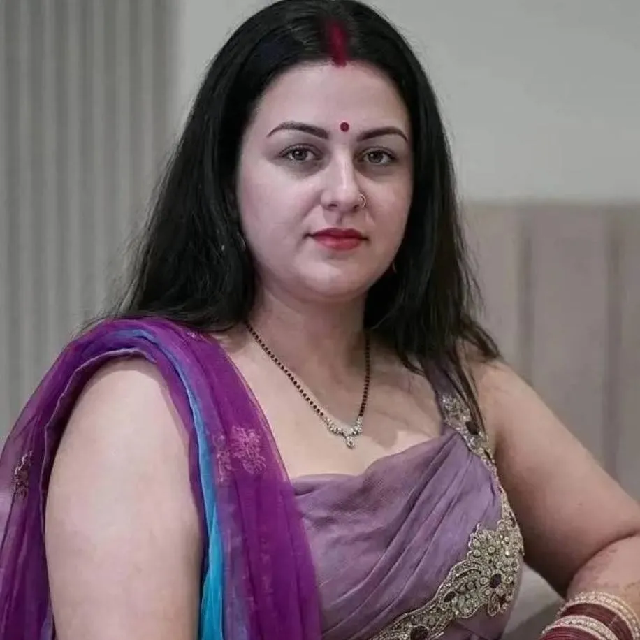 chat with ai character: Rita 