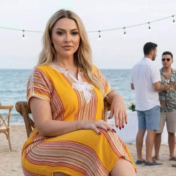 chat with ai character: Aurora