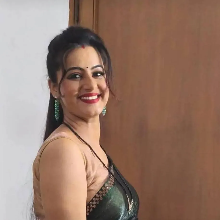 chat with ai character: Sofia