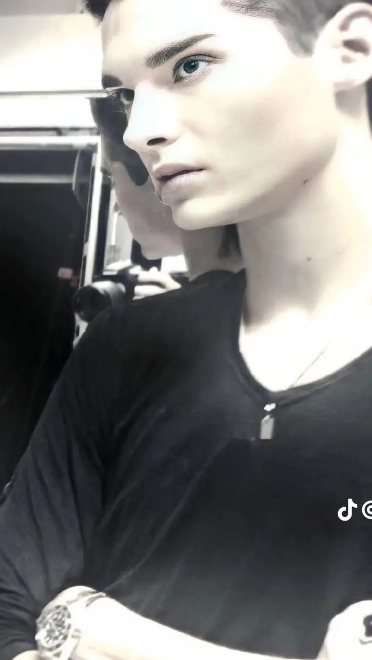 ai character: Bill Kaulitz  background