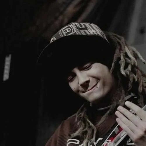 chat with ai character: TOM KAULITZ 