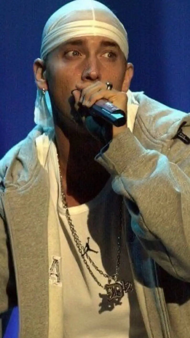 Talkie AI - Chat with Eminem 