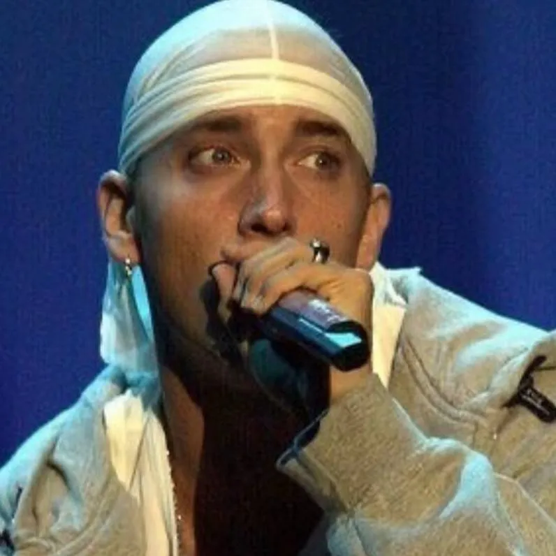 chat with ai character: Eminem 