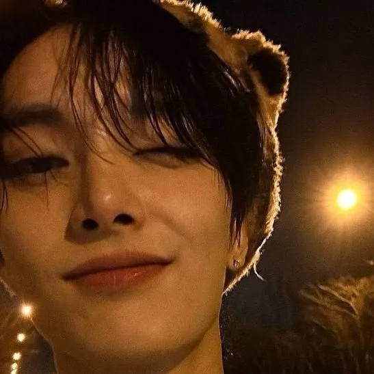 chat with ai character: I.N