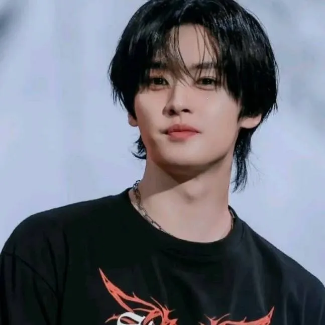 chat with ai character: ~♡Leeknow♡~