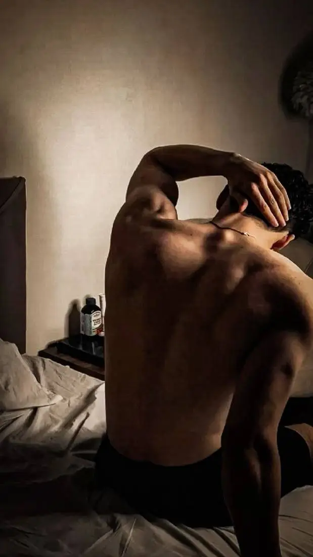 ai character: 💓RED BANKER💓 background