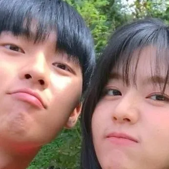 chat with ai character: Yi-chan Cheong-Ah