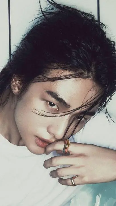 ai character: Hyunjin  background