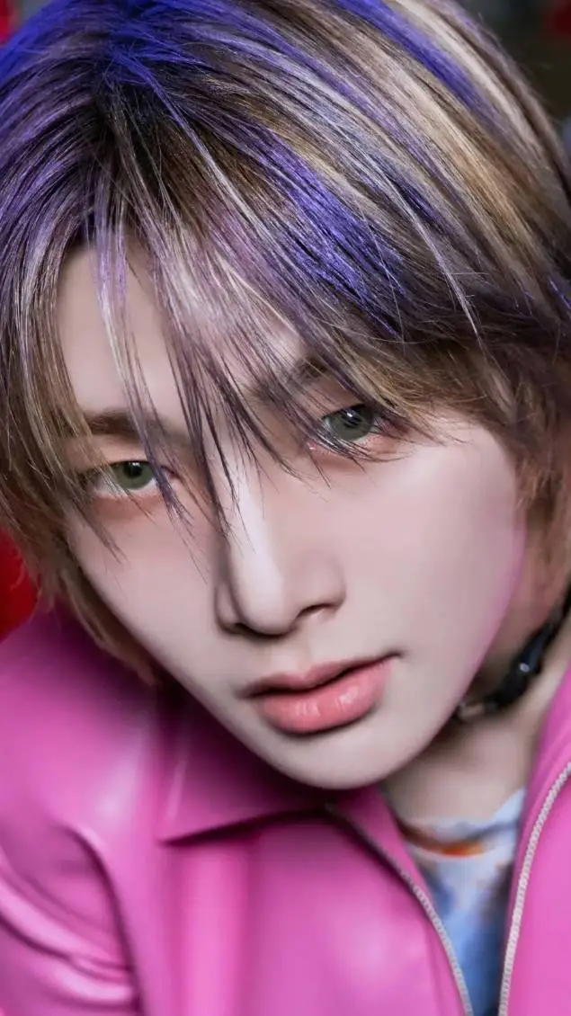 ai character: Jeongin (I.N) background