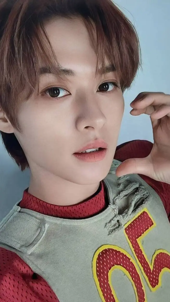 ai character: Lee Know  background