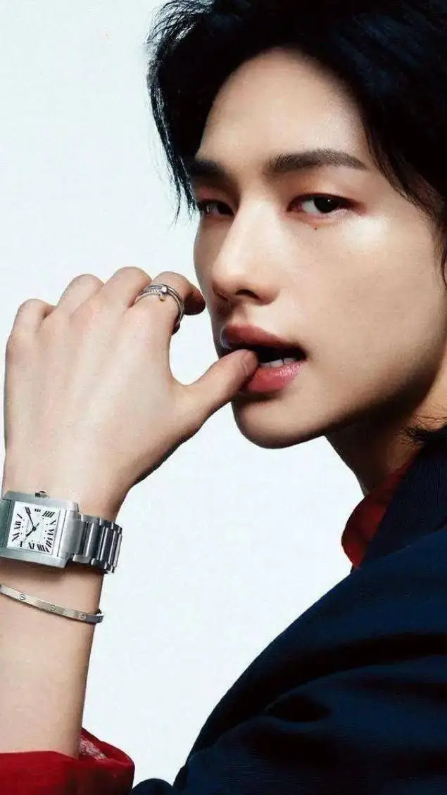 ai character: Hyunjin  background