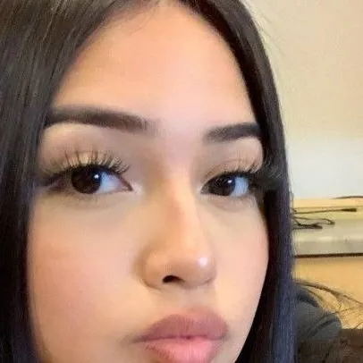 chat with ai character: latina house 