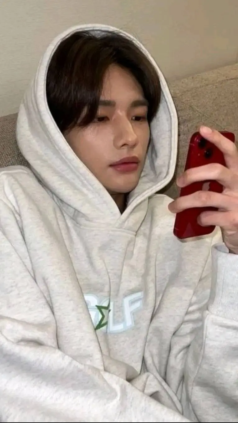 ai character: 𝑯𝒚𝒖𝒏𝒋𝒊𝒏𝒏𝒊𝒆ꨄ background