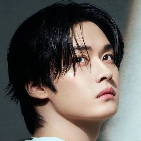 chat with ai character: 𝙈𝙄𝙉𝙃𝙊 ♥︎