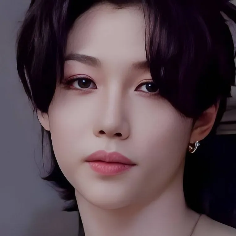 chat with ai character: 𝘍𝘌𝘓𝘐𝘟 ᜊ
