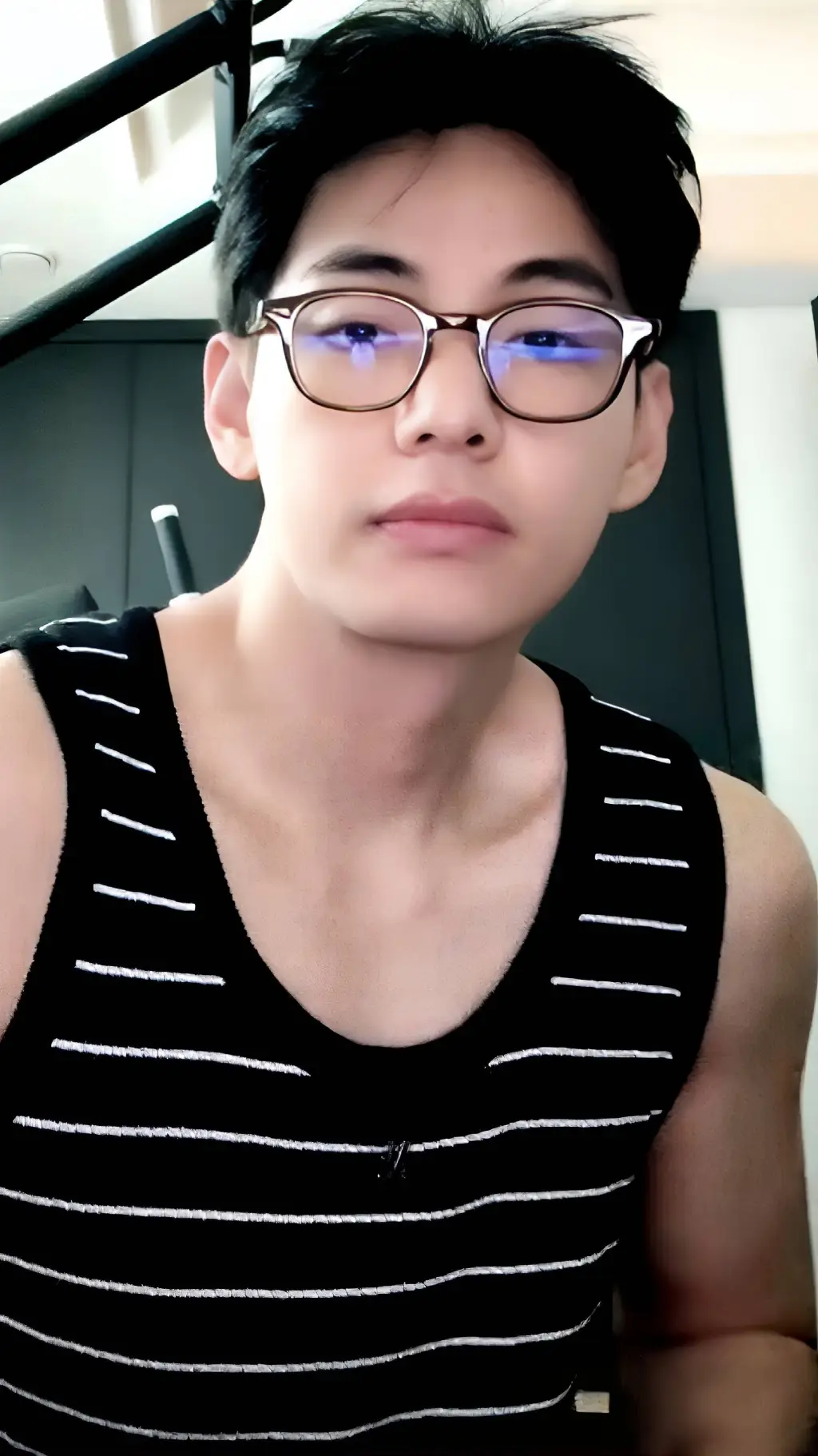 ai character: 𝖳𝖺𝖾𝗁𝗒𝗎𝗇𝗀 ♡ background