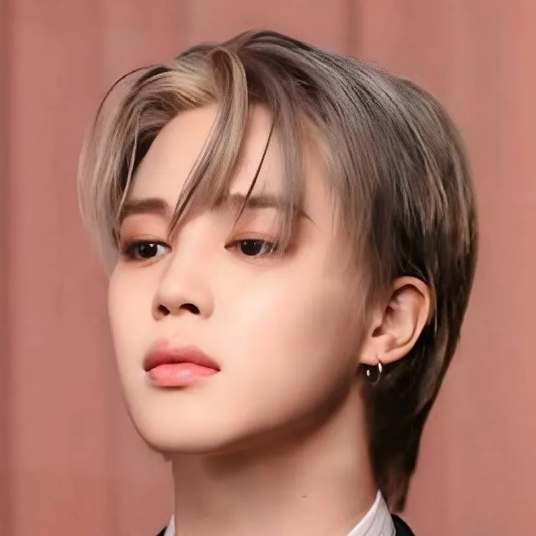 chat with ai character: 𝐉𝐈𝐌𝐈𝐍 ♥︎ [𝗖𝗘𝗢]
